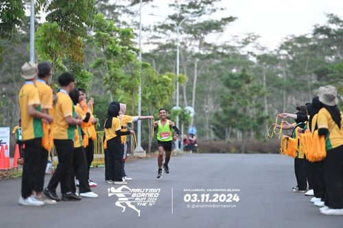 Race photo from Arutmin Borneo Run 2024