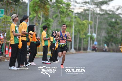 Race photo from Arutmin Borneo Run 2024