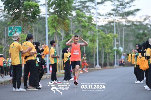 Race photo from Arutmin Borneo Run 2024