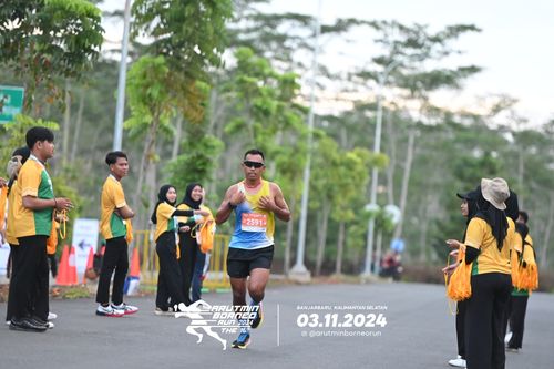 Race photo from Arutmin Borneo Run 2024