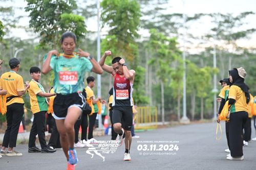 Race photo from Arutmin Borneo Run 2024