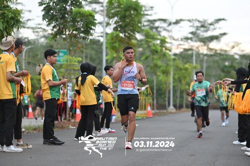 Race photo from Arutmin Borneo Run 2024