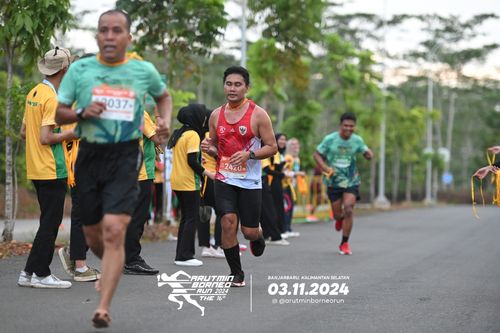 Race photo from Arutmin Borneo Run 2024