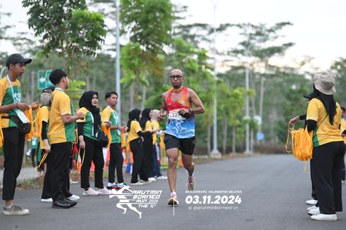 Race photo from Arutmin Borneo Run 2024