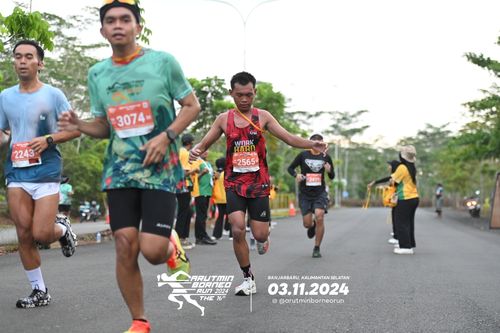 Race photo from Arutmin Borneo Run 2024
