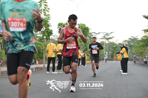 Race photo from Arutmin Borneo Run 2024