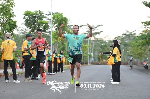Race photo from Arutmin Borneo Run 2024
