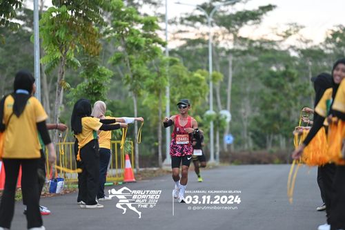 Race photo from Arutmin Borneo Run 2024
