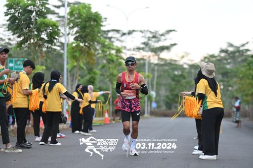Race photo from Arutmin Borneo Run 2024
