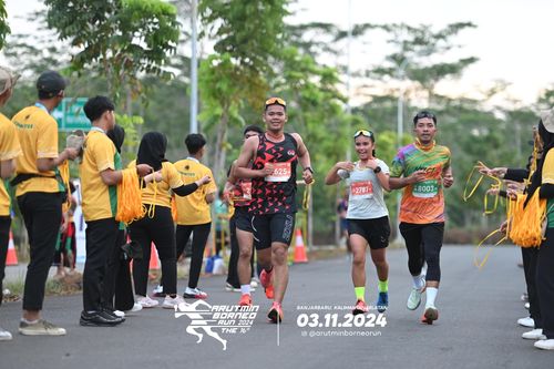 Race photo from Arutmin Borneo Run 2024