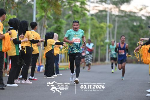 Race photo from Arutmin Borneo Run 2024