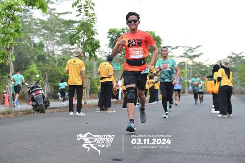 Race photo from Arutmin Borneo Run 2024