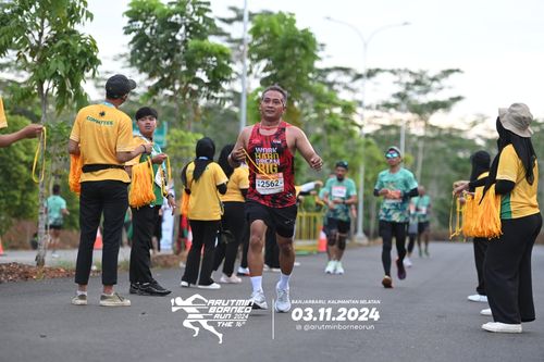 Race photo from Arutmin Borneo Run 2024