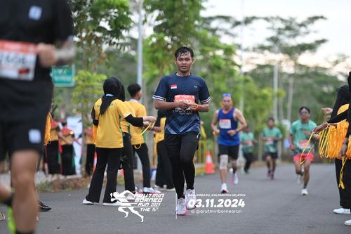 Race photo from Arutmin Borneo Run 2024