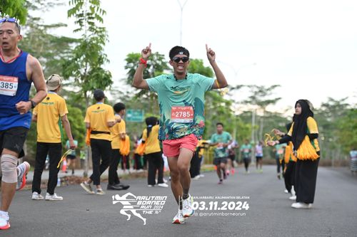 Race photo from Arutmin Borneo Run 2024