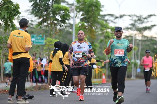 Race photo from Arutmin Borneo Run 2024