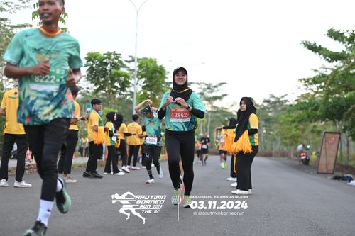 Race photo from Arutmin Borneo Run 2024