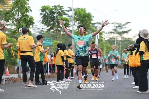Race photo from Arutmin Borneo Run 2024