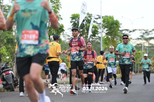 Race photo from Arutmin Borneo Run 2024