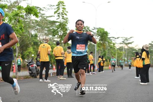 Race photo from Arutmin Borneo Run 2024