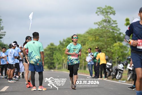 Race photo from Arutmin Borneo Run 2024