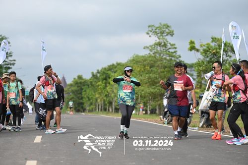 Race photo from Arutmin Borneo Run 2024