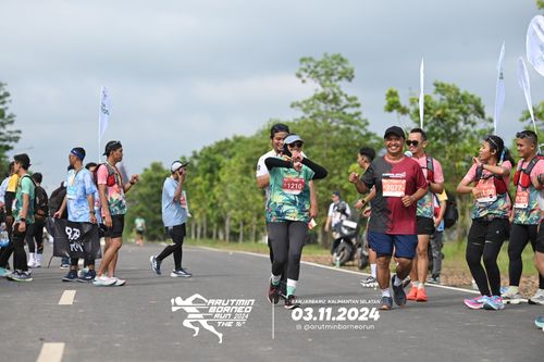 Race photo from Arutmin Borneo Run 2024