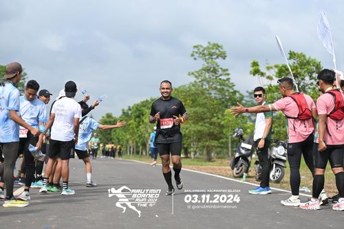 Race photo from Arutmin Borneo Run 2024