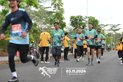 Race photo from Arutmin Borneo Run 2024