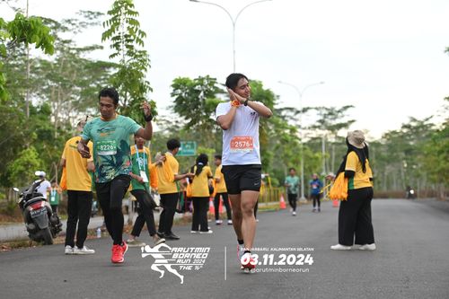 Race photo from Arutmin Borneo Run 2024