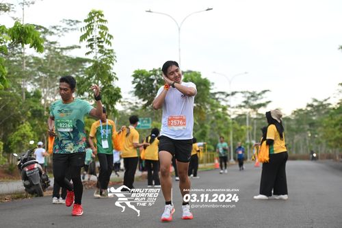 Race photo from Arutmin Borneo Run 2024