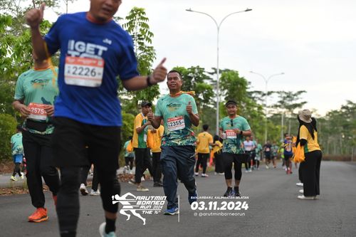 Race photo from Arutmin Borneo Run 2024