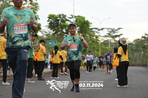 Race photo from Arutmin Borneo Run 2024