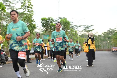Race photo from Arutmin Borneo Run 2024