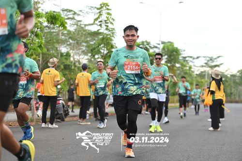 Race photo from Arutmin Borneo Run 2024