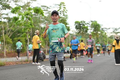 Race photo from Arutmin Borneo Run 2024