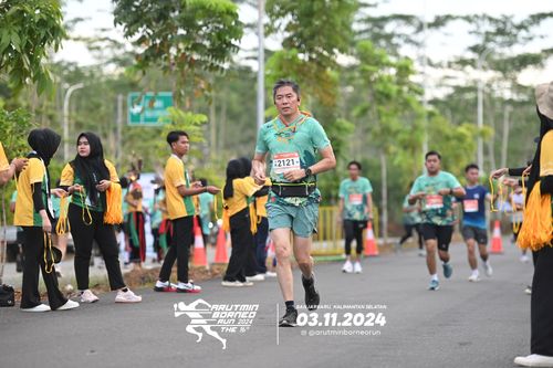 Race photo from Arutmin Borneo Run 2024