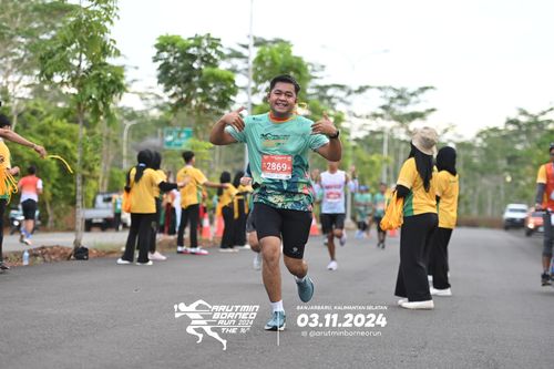Race photo from Arutmin Borneo Run 2024
