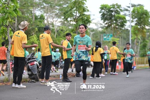 Race photo from Arutmin Borneo Run 2024