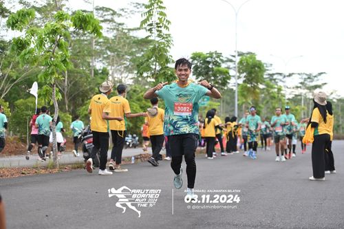 Race photo from Arutmin Borneo Run 2024