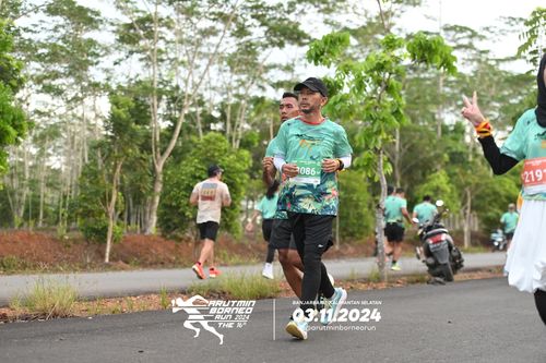Race photo from Arutmin Borneo Run 2024