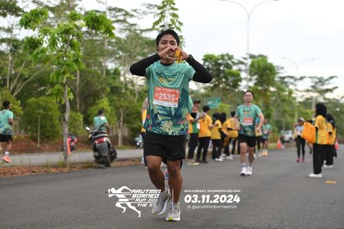 Race photo from Arutmin Borneo Run 2024