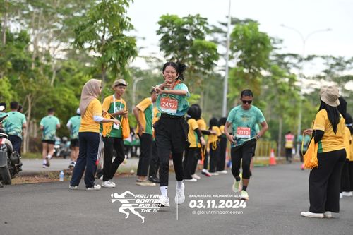 Race photo from Arutmin Borneo Run 2024