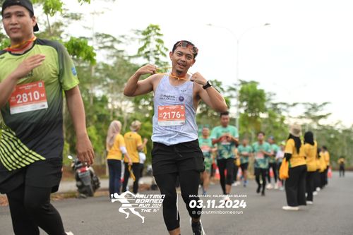 Race photo from Arutmin Borneo Run 2024