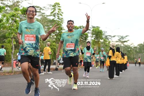 Race photo from Arutmin Borneo Run 2024