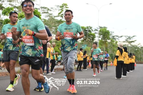 Race photo from Arutmin Borneo Run 2024