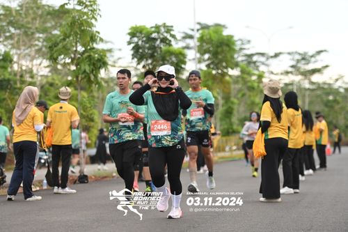 Race photo from Arutmin Borneo Run 2024