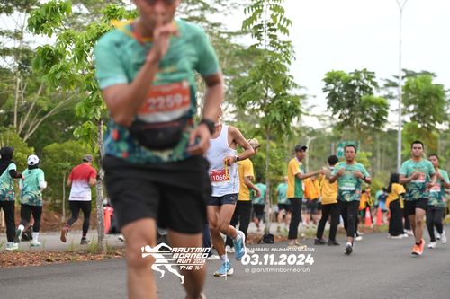 Race photo from Arutmin Borneo Run 2024