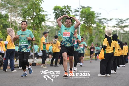 Race photo from Arutmin Borneo Run 2024