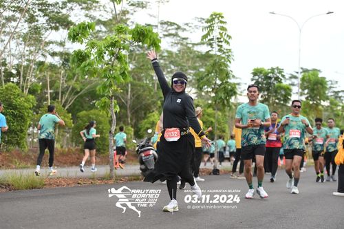 Race photo from Arutmin Borneo Run 2024